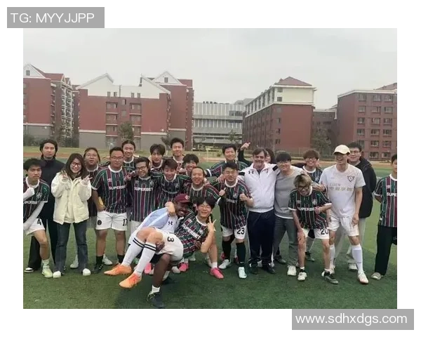 上海校友足球赛激情开战传承友谊与竞技精神共创美好回忆